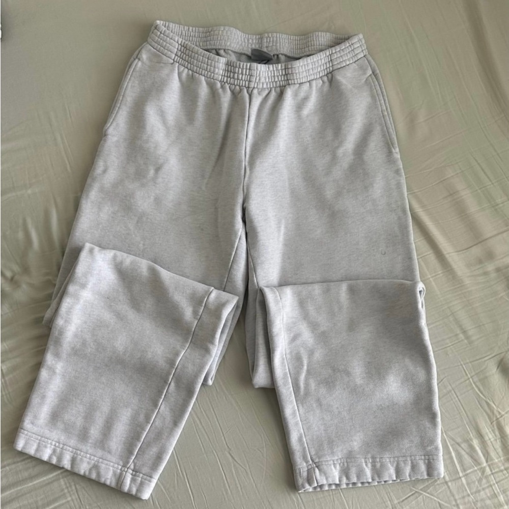Aritzia TNA straight leg sweats